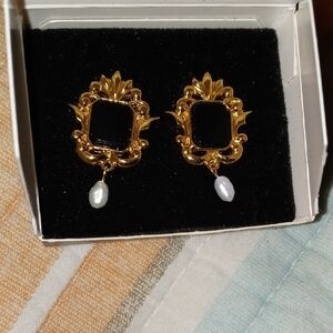 Elegant Avon Gold Tone and Onyx Earrings with Pearl Drop - NOS